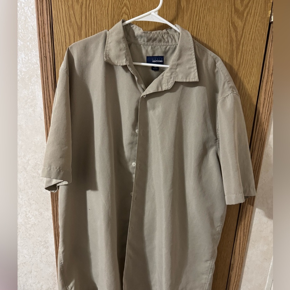 Basic edition button down shirt!